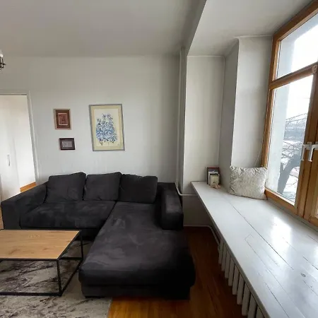 A Cozy With A Wonderful View Of The River In The Old Town Of Apartament *