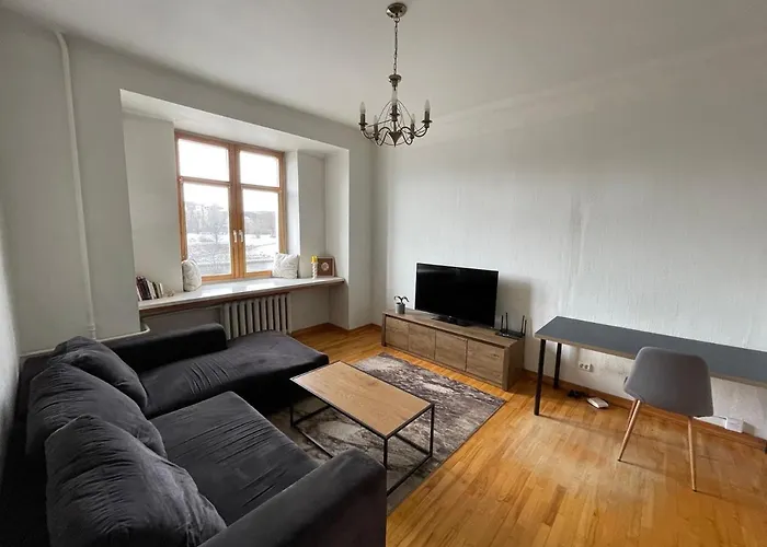 A Cozy With A Wonderful View Of The River In The Old Town Of