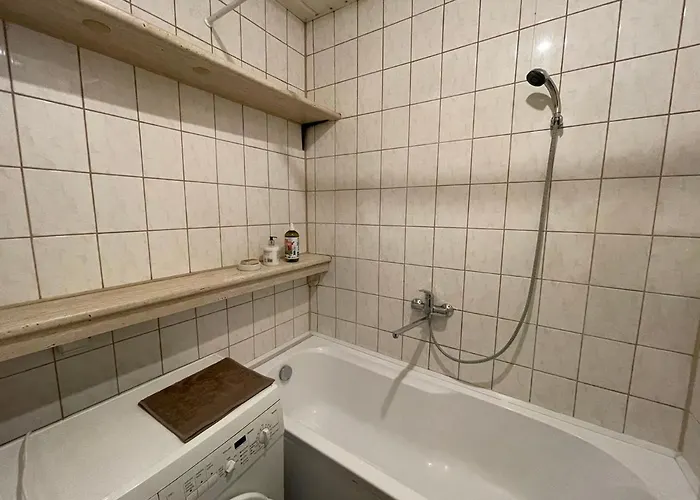 A Cozy With A Wonderful View Of The River In The Old Town Of וילנה